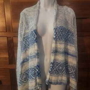 Y2k Vintage Hollister Women's Blue and Cream Cropped Drapey Open Knit Sweater